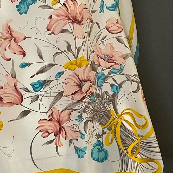 Vintage Nina Ricci Silk Scarf 30 In Sg Fair to Good Condition - Picture 10 of 10